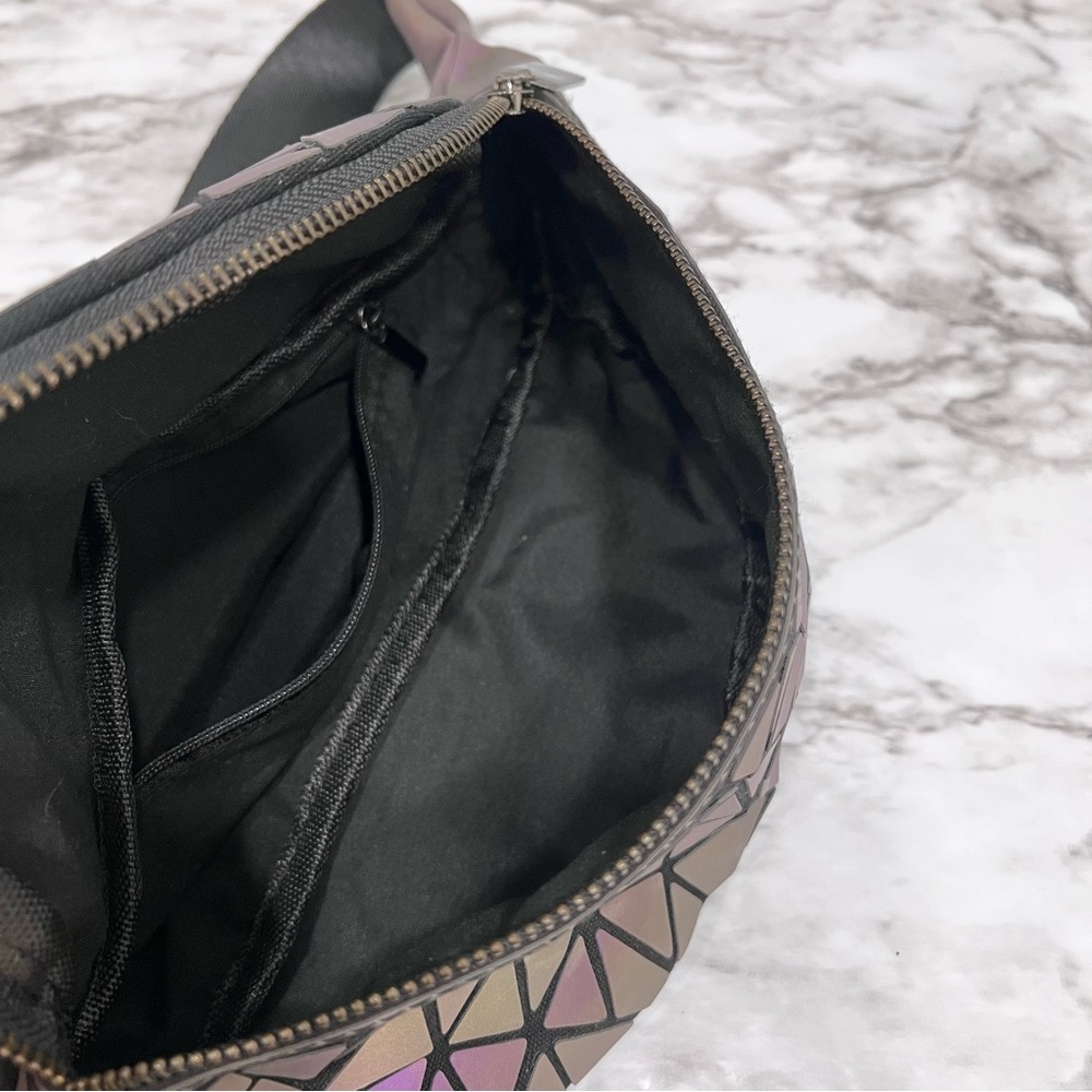 Reflective Rave Fanny Pack - Picture 6 of 7